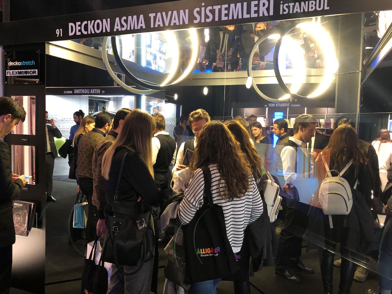 Deckon A@W fuarına Deckostrech Flexmirror ürünüyle katıldı.